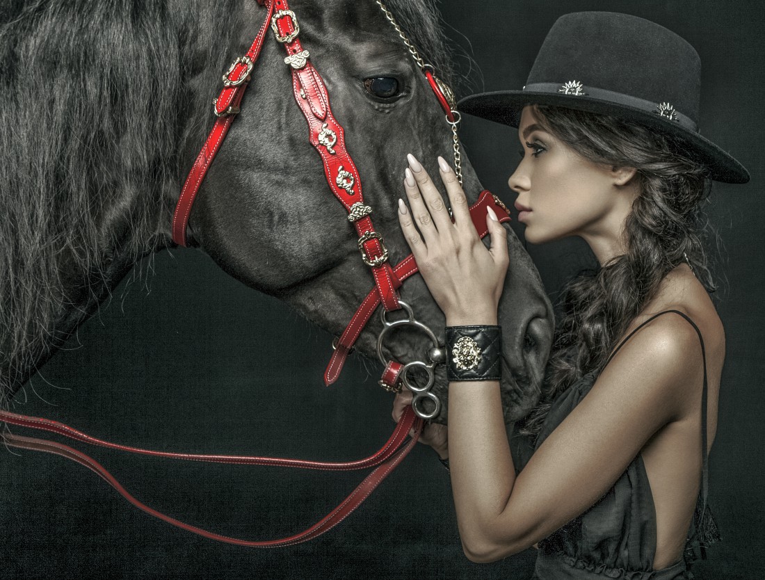 Мария Яремчук в фотосессии для NAVRO