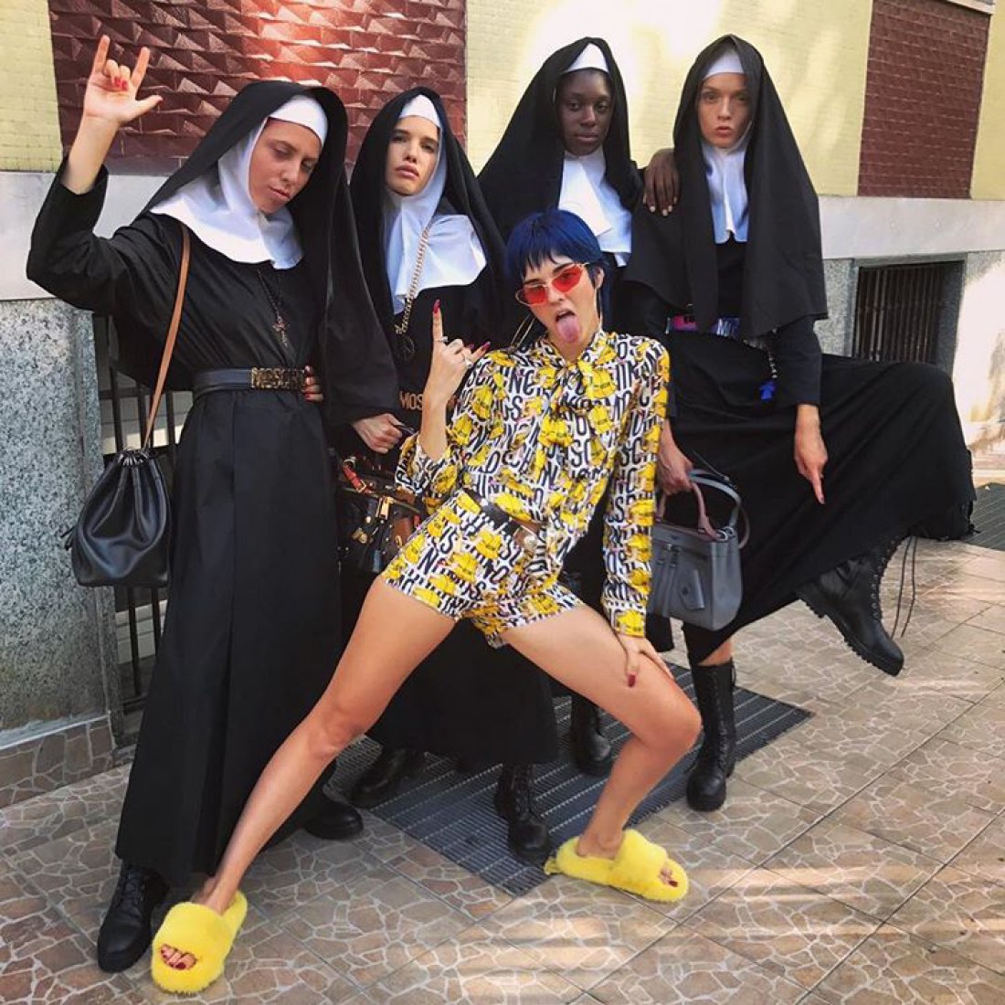 Бэкстейдж рекламного кампейна Moschino
