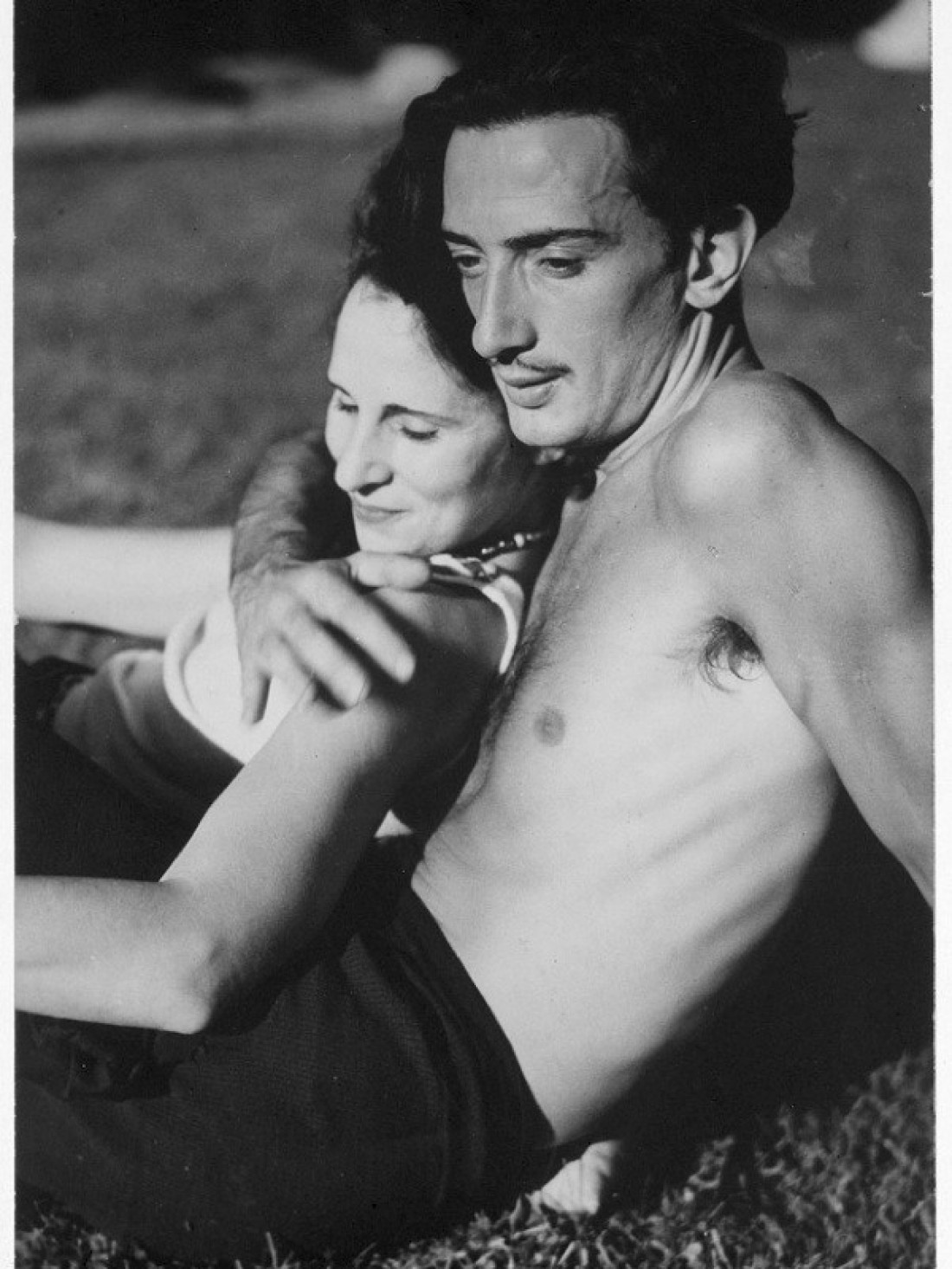 1930 год. Сальвадор Дали и Гала в Порт-Льигат