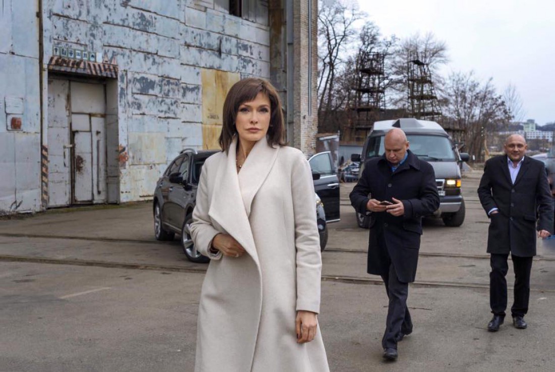 Ольга Сумская на съемках сериала Искушение
