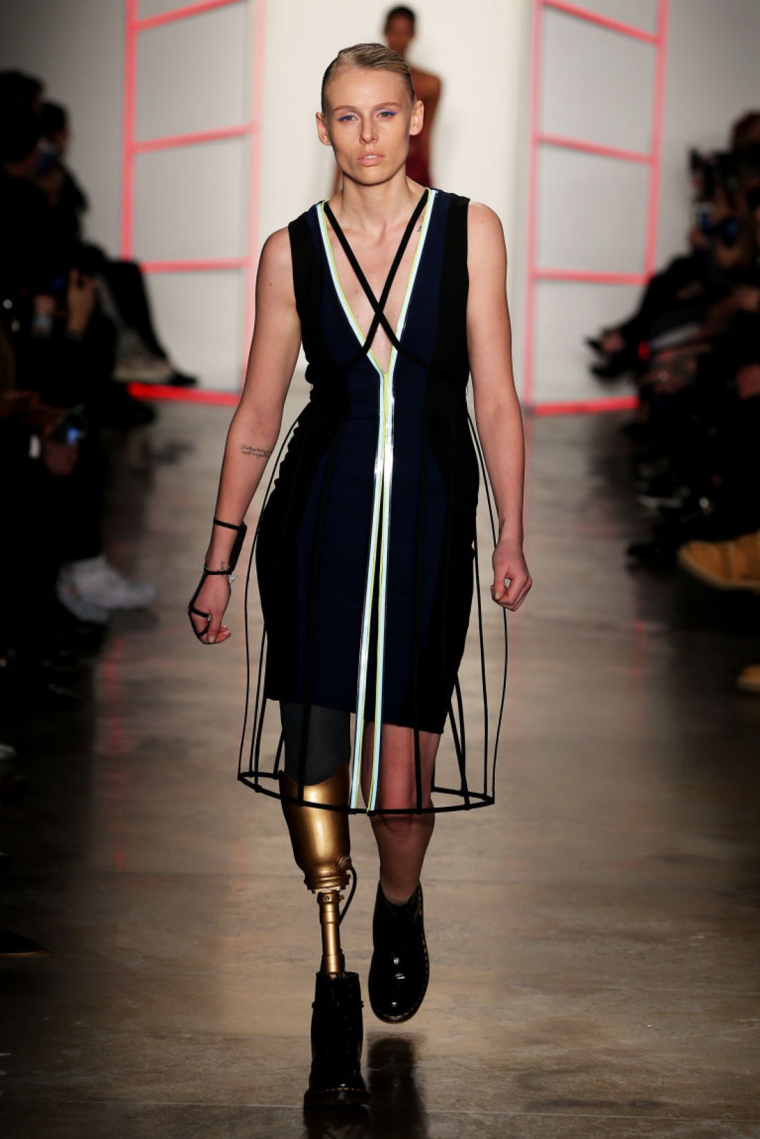 Лорен Вассер стала звездой показа Chromat