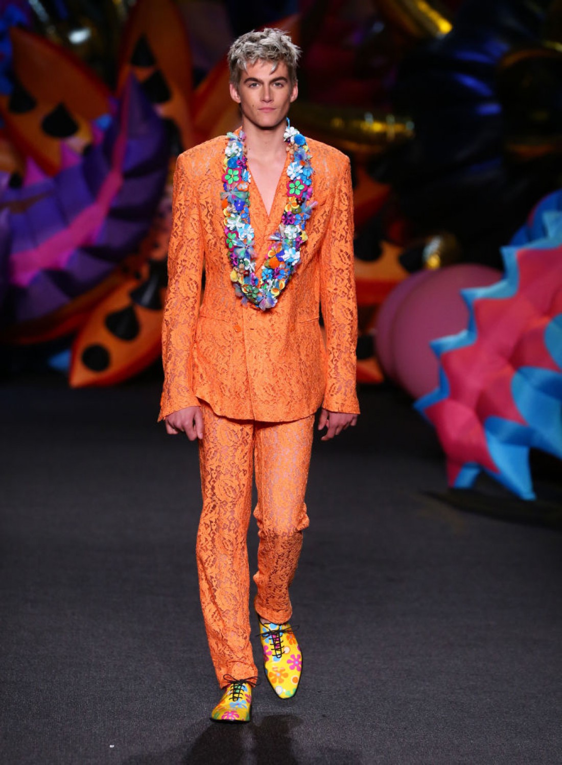 Сын Синди Кроуфорд на показе Moschino