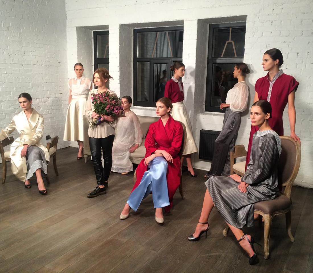 Ольга Биленчук в финале показа коллекции ss16 от Diphylleia