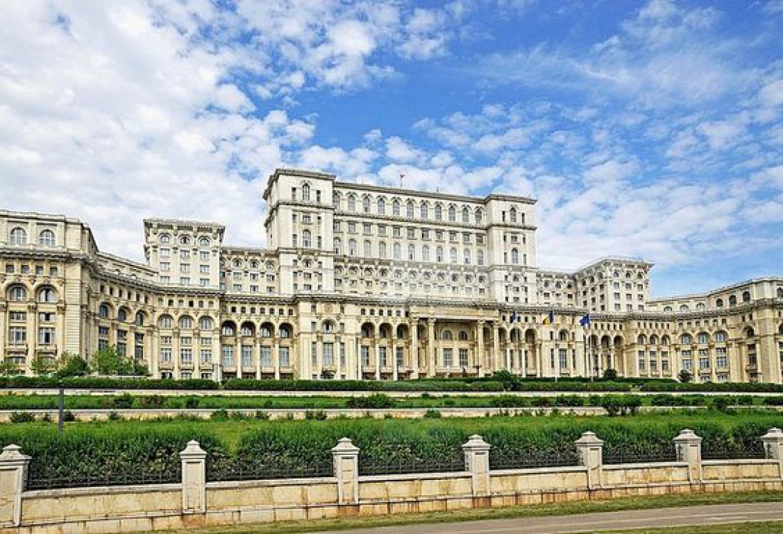 Дворец Парламента в Бухаресте - крупнейшее административное здание мира