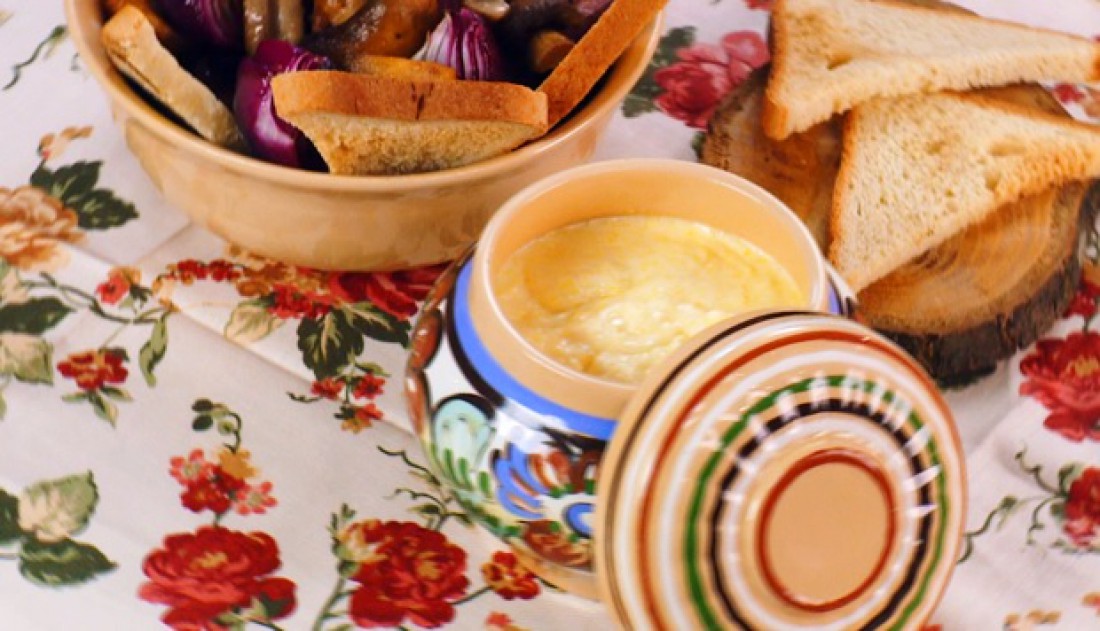 Мухлама с грибами и гренками