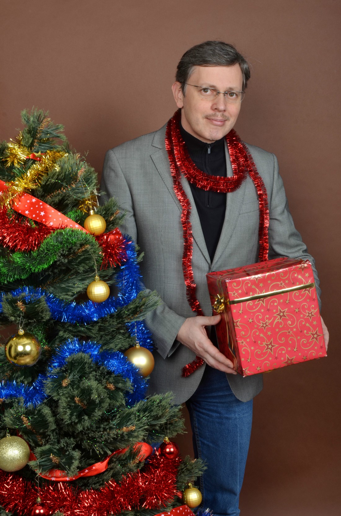 Дмитрий отметил, что процент мужчин, прибегающих к пластике, с каждым годом растет