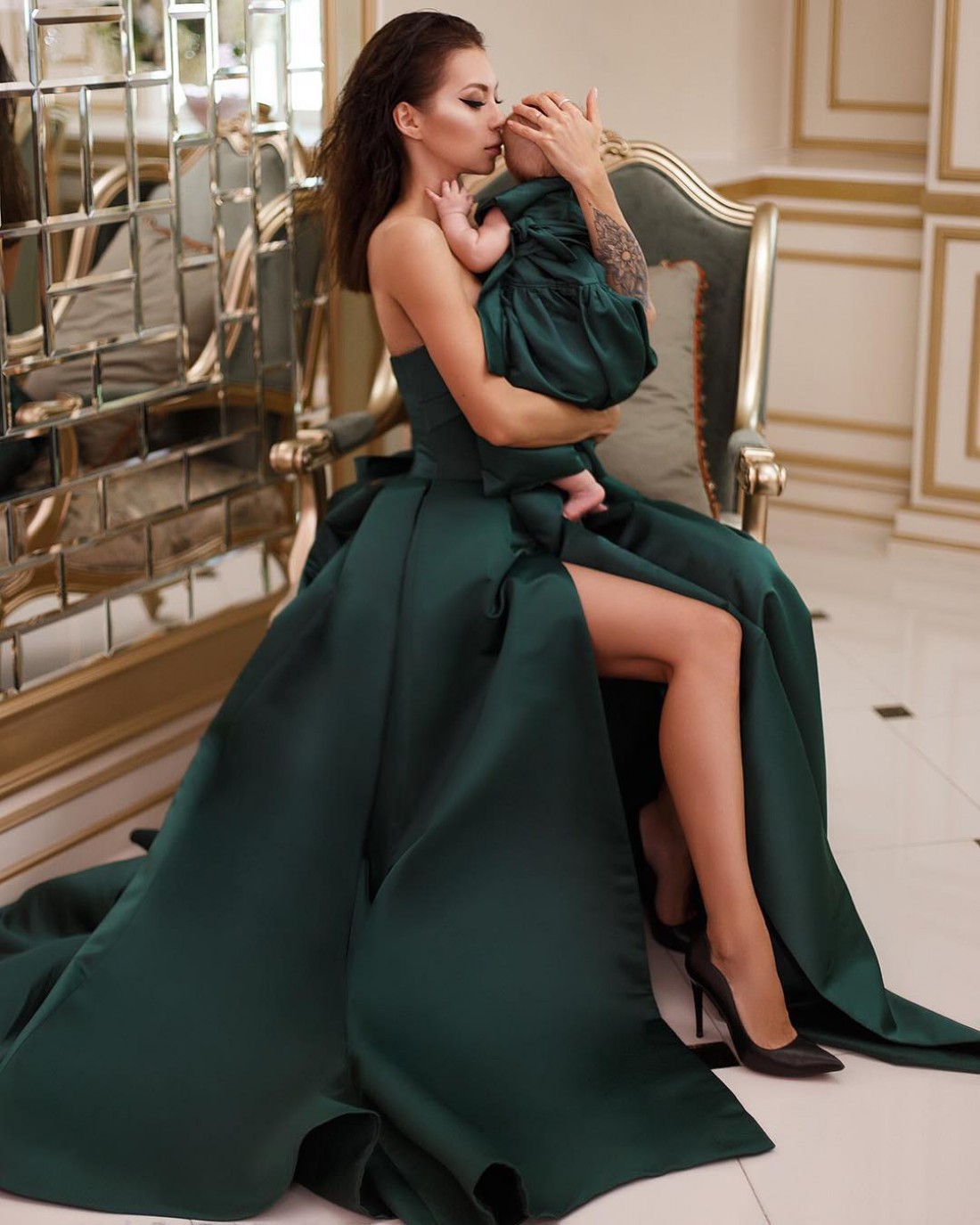 Полина Логунова очаровала совместной фотосессией с дочкой - Звезды и ...