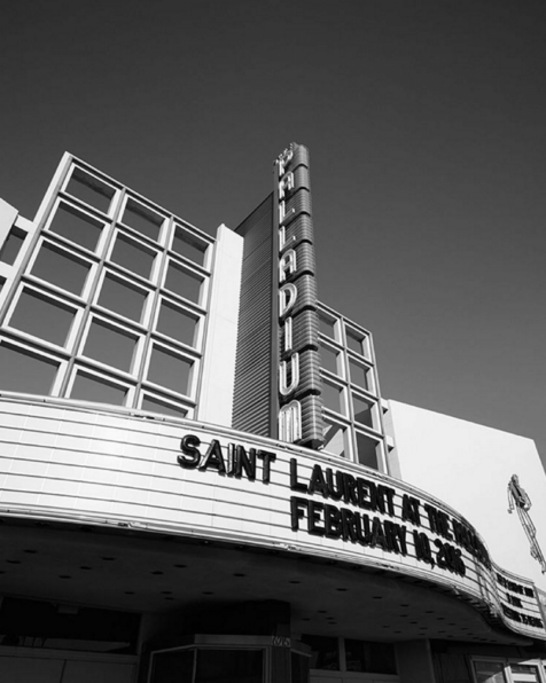 Saint Laurent теперь и в Instagram
