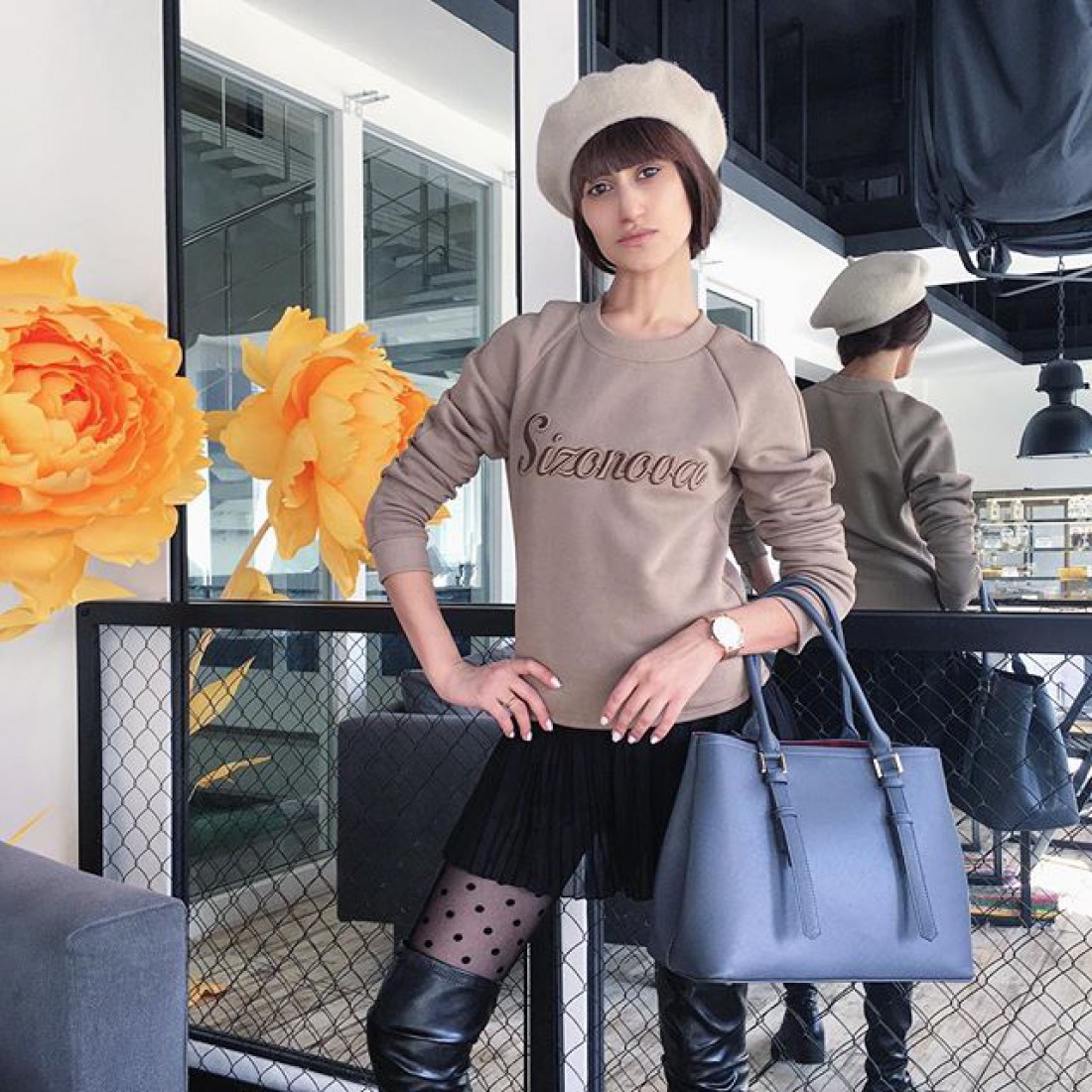 Fashion-блогер Тина Сизонова в именном свитшоте от Вonvi