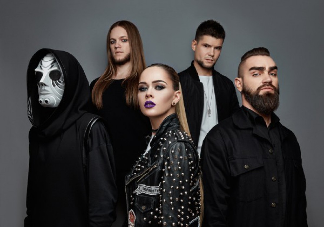 Победитель M1 Music Awards 2016 в номинации Альтернатива – The HARDKISS