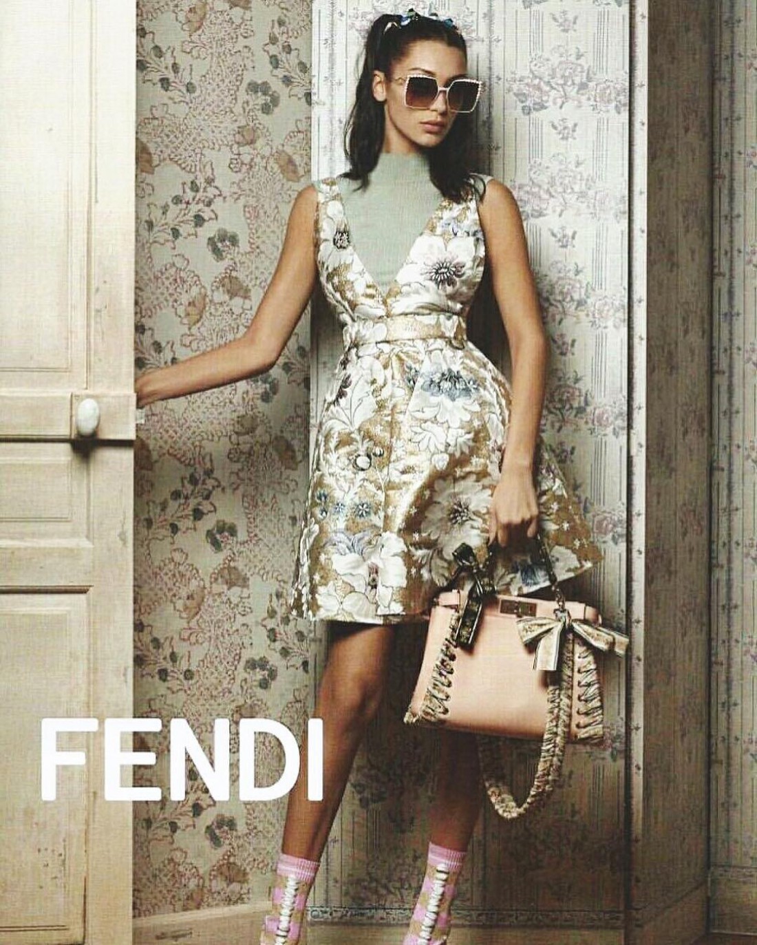 Топ-модель Белла Хадид снялась в кампейне Fendi