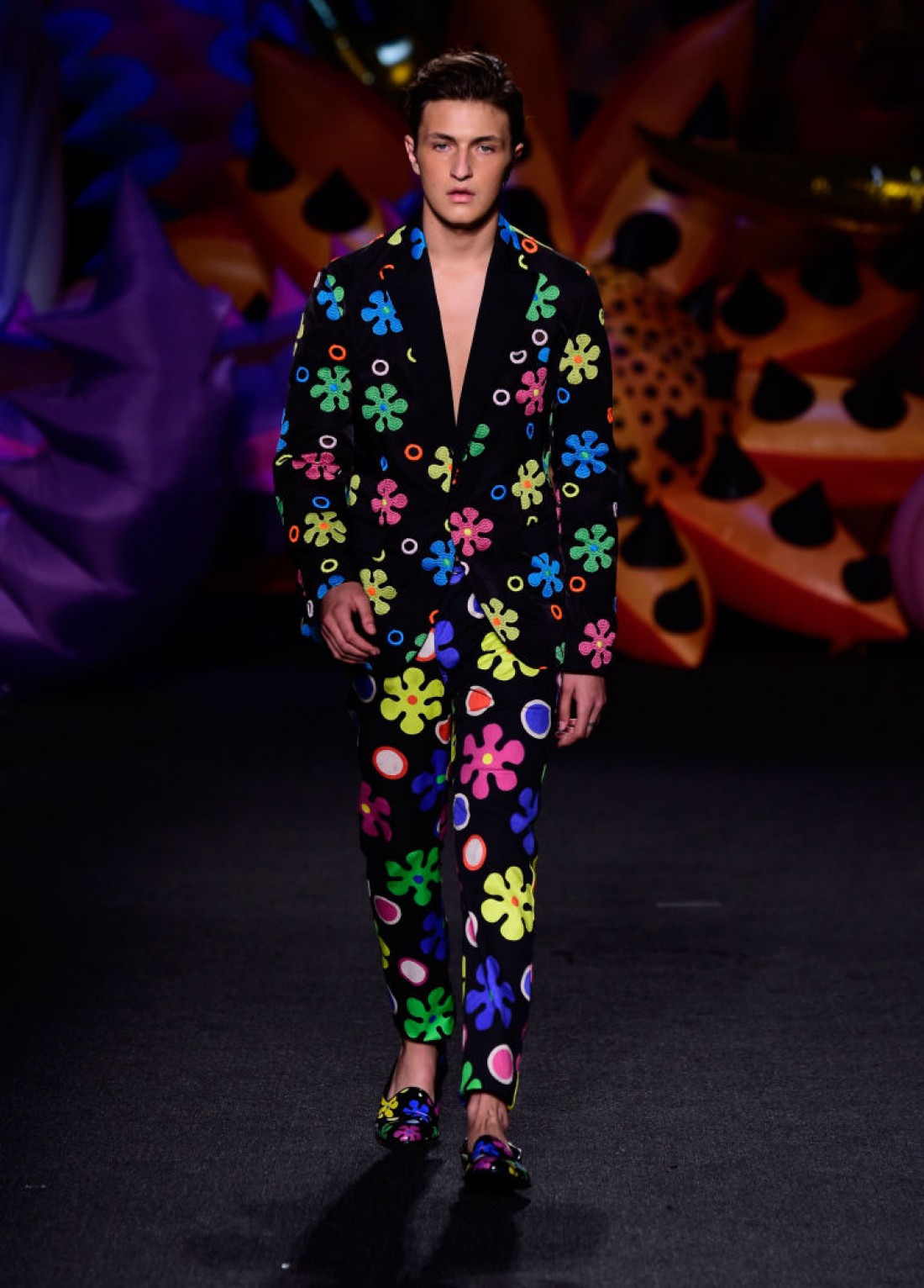 Анвар Хадид на показе Moschino