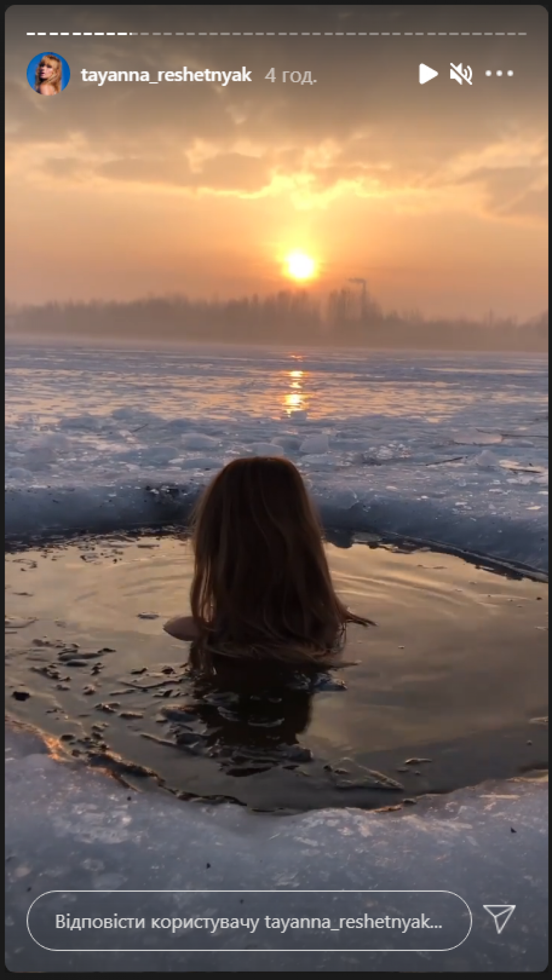 Обнаженная TAYANNA показала, как закаляется в проруби