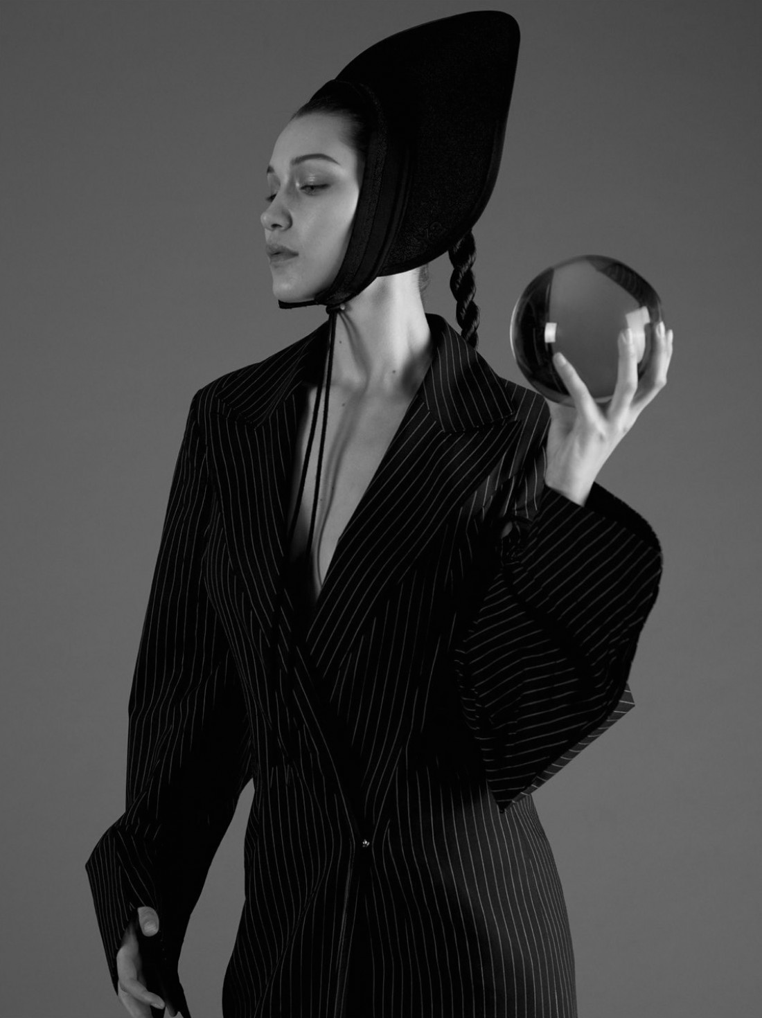 Белла Хадид в новой фотосессии для Double Magazine