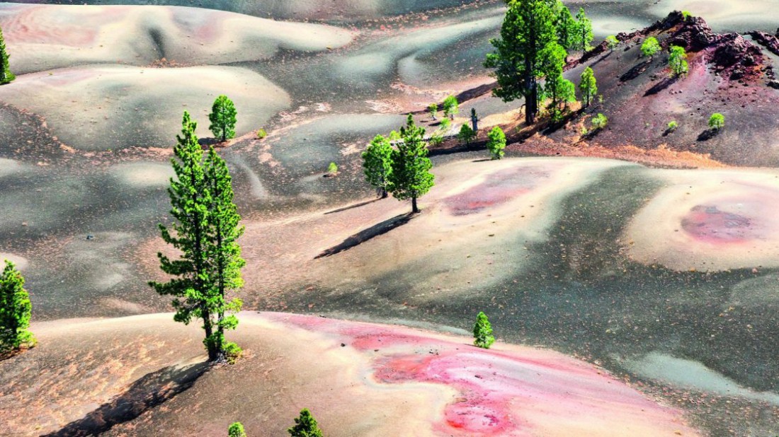 Разноцветные дюны в парке Лассен, США