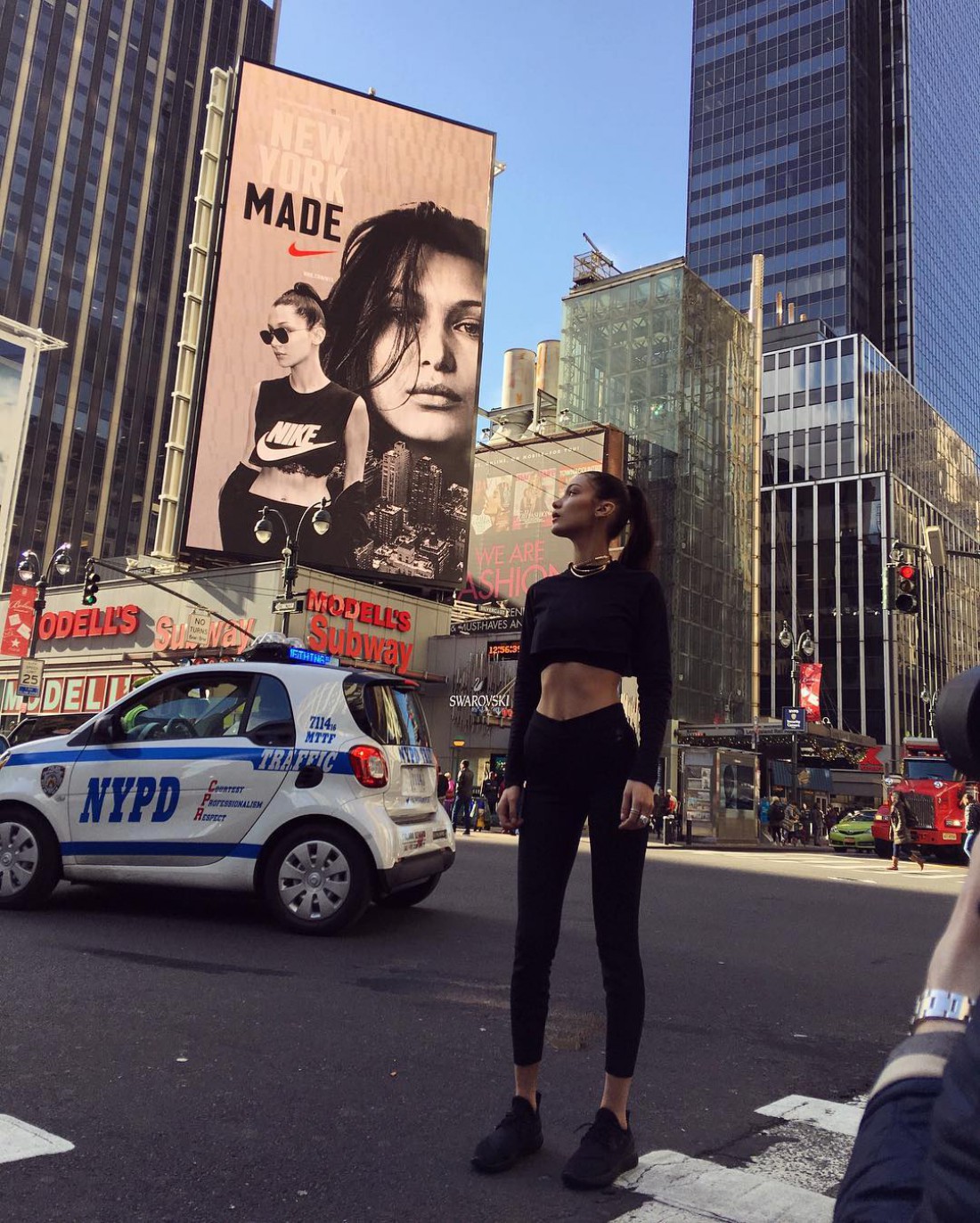 Топ-модель Белла Хадид стала новым лицом Nike