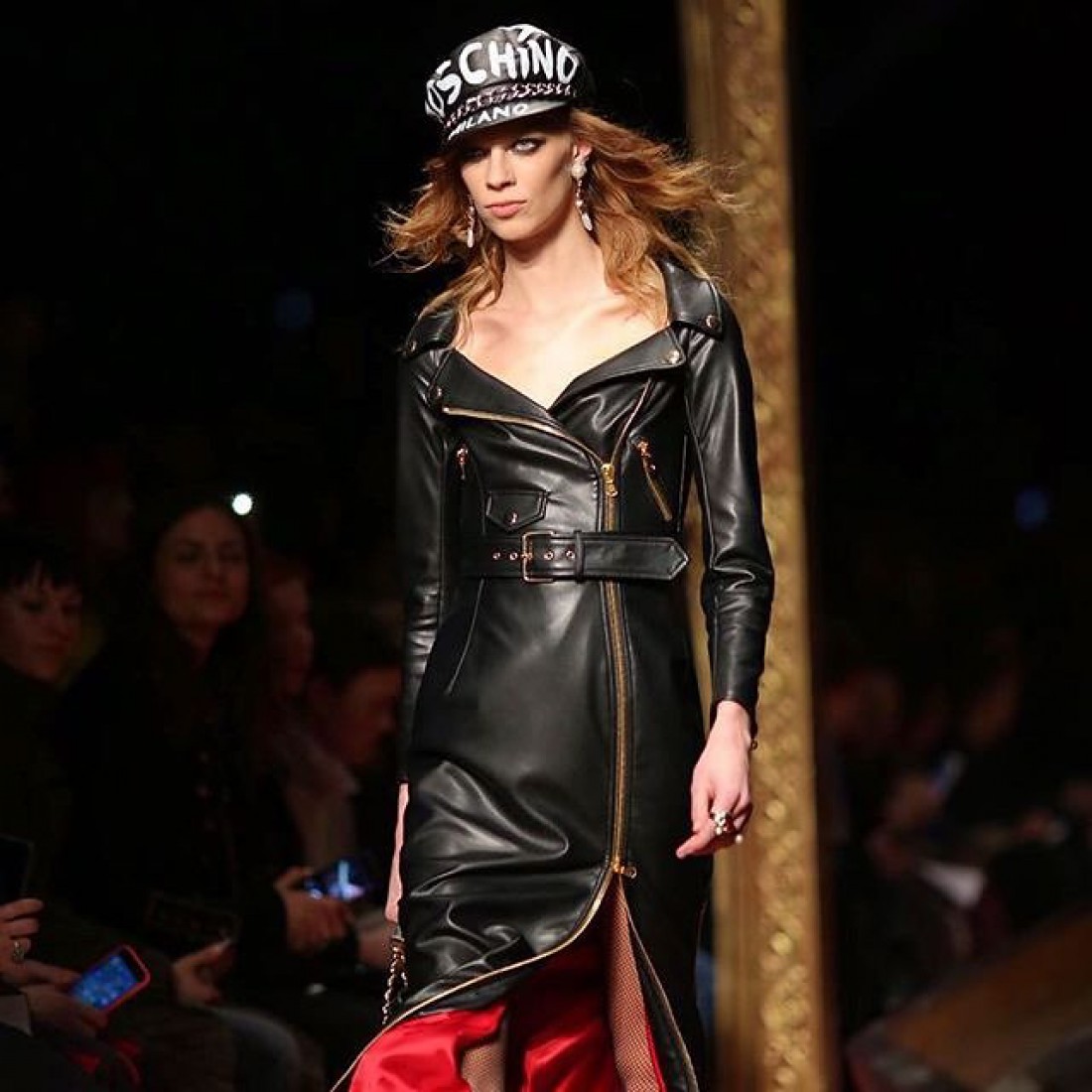 Показ Moschino