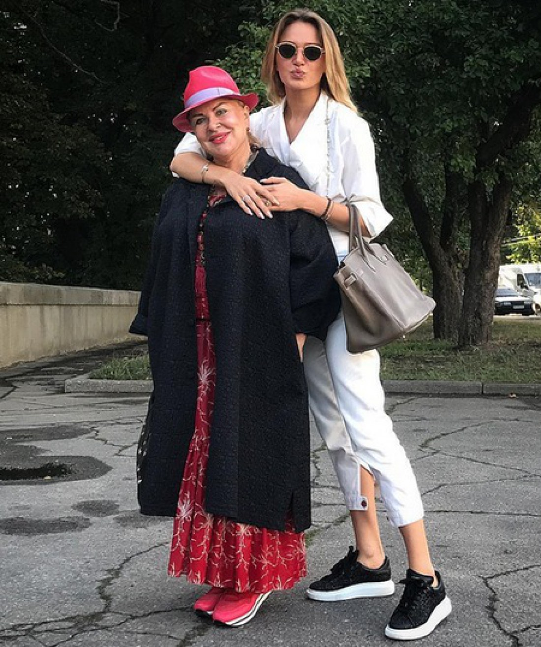 Алла Добкина с бабушкой