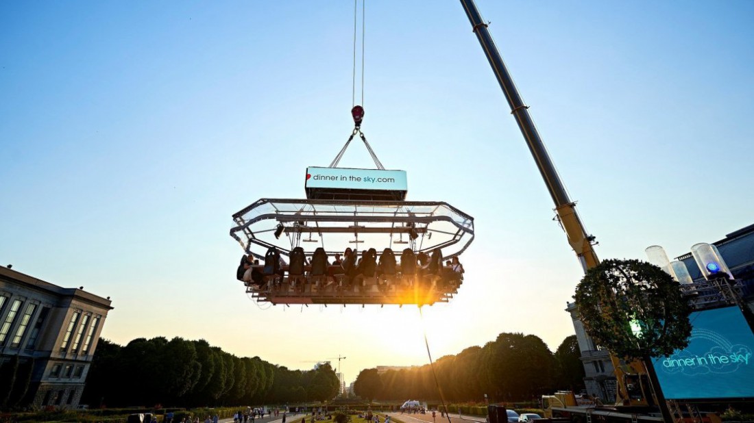Dinner in the Sky
