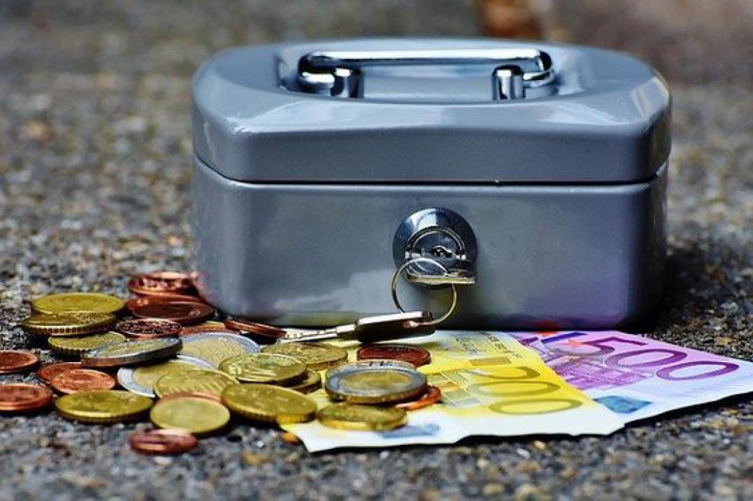 Транжира или жадина: Как знаки Зодиака относятся к деньгам