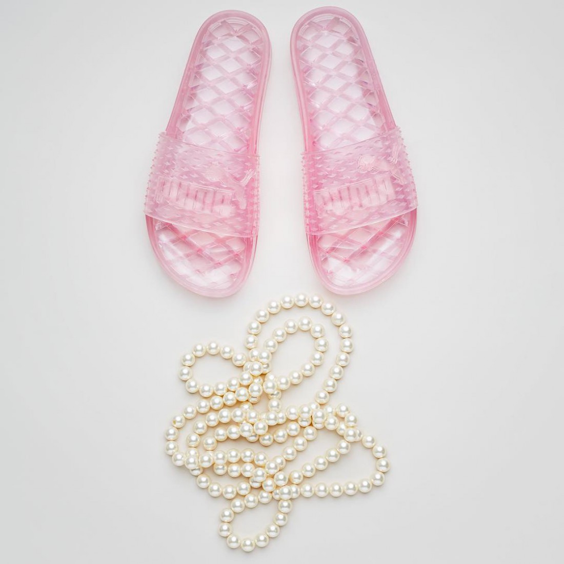 Шлепанцы из коллекции FENTY PUMA by Rihanna