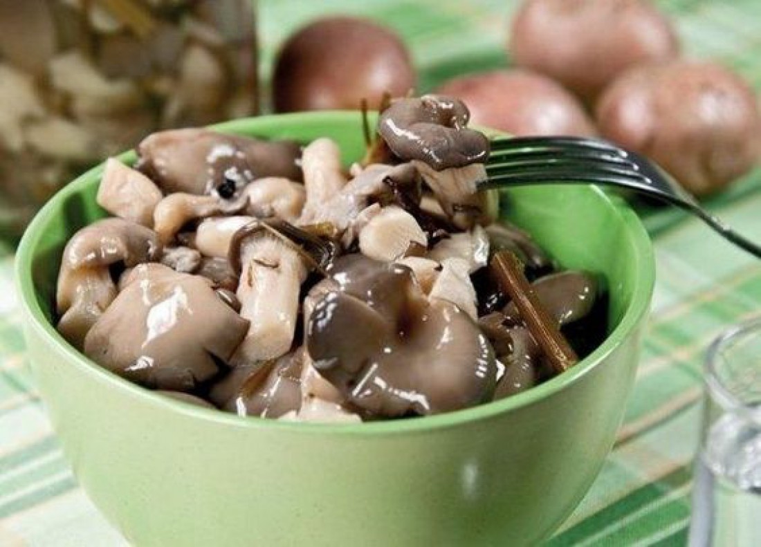 Маринованные грибы: простой пошаговый рецепт (с фото)