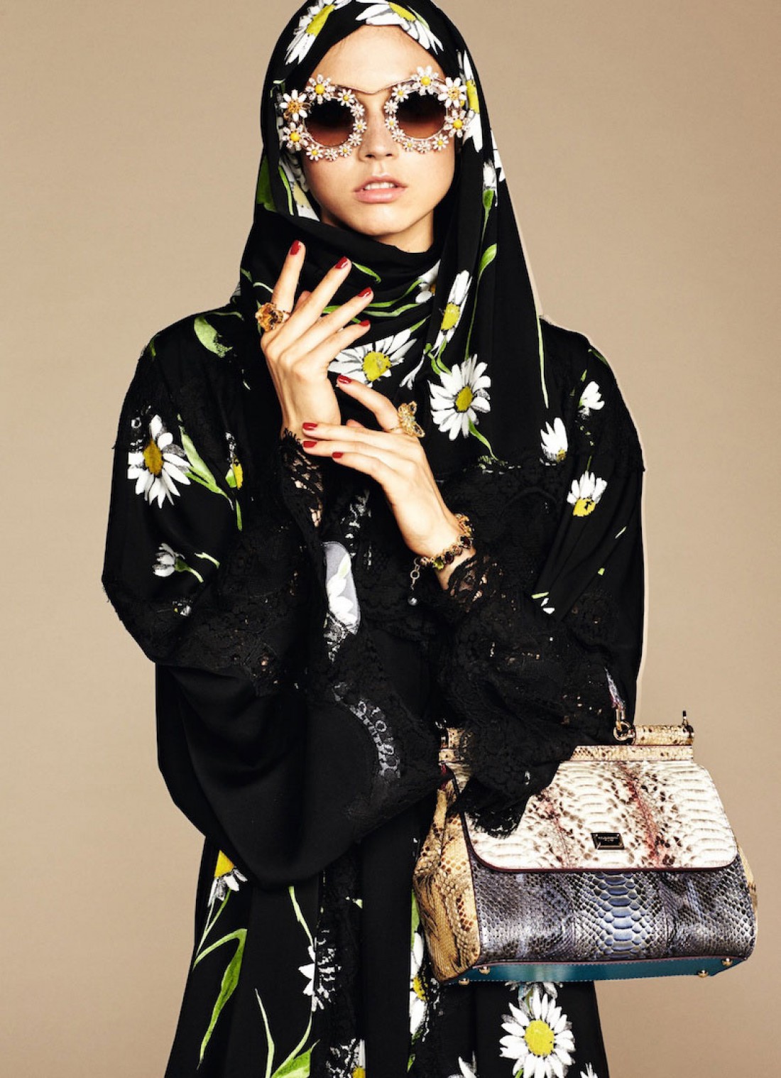Dolce & Gabbana создали линию мусульманской одежды