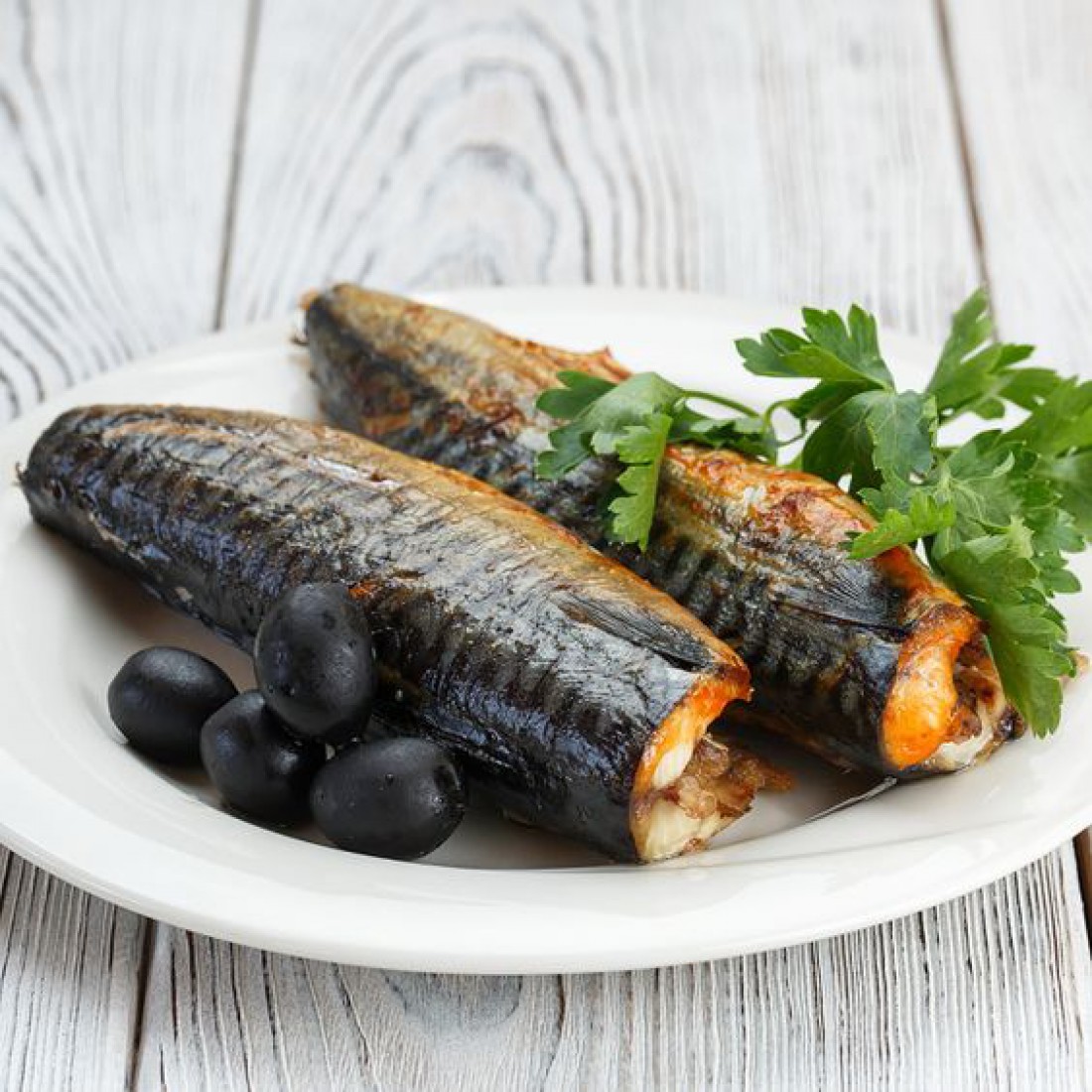 Как запечь скумбрию в духовке: вкусный рецепт и 3 полезных совета