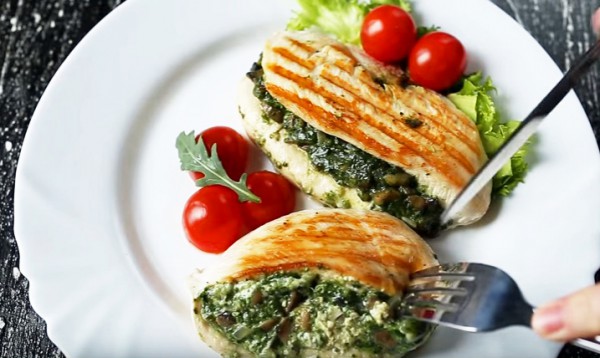 Куриные грудки в вафельнице