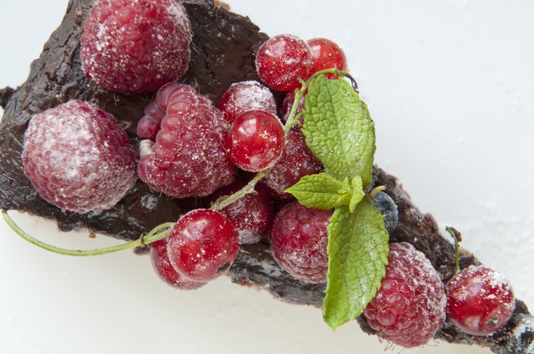 Рецепт 
                Шоколадно-миндальный торт с малиновым вареньем
            