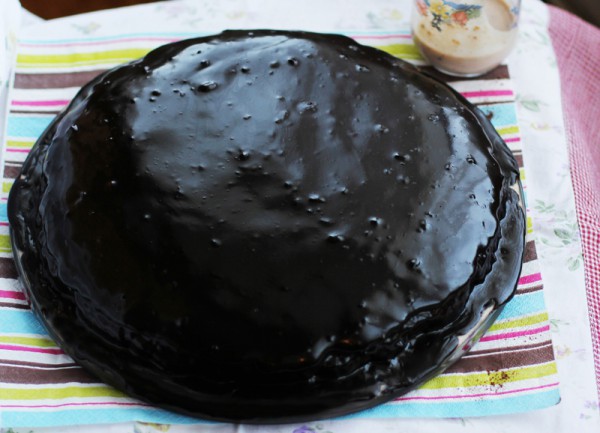Шоколадный торт с черносливом