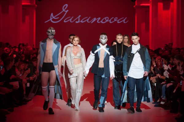 Фото Славы Каминской на UFW FW 18/19
