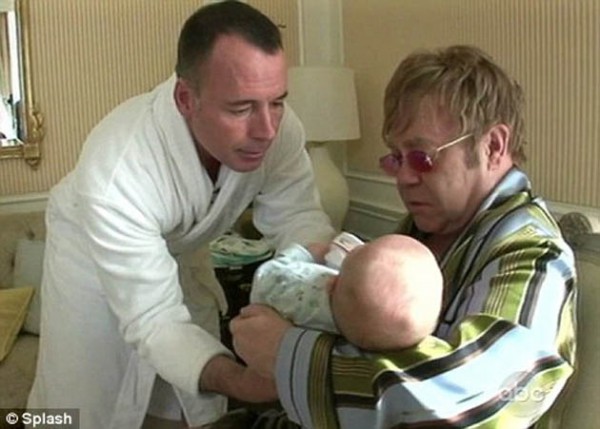 Элтон Джон и Дэвид Ферниш во второй раз стали родителями