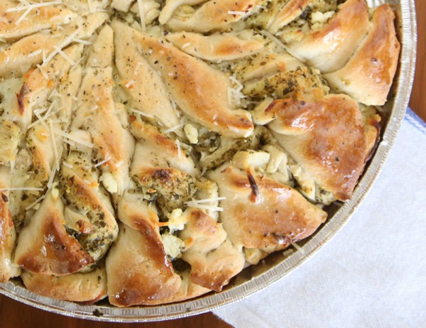 Пирог с курицей и песто