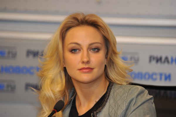 Ева Бушмина за три года сменила пять дорогих