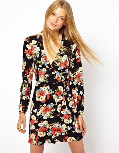 Платье Asos продается за $30