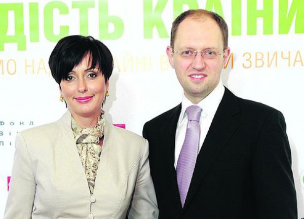 Жена Арсения Яценюка первая пригласила его на свидание
