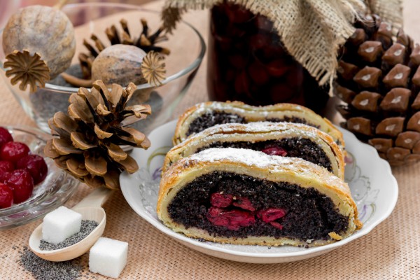 Рулет с маком и вишней, рецепт с фото изображения Рулет с маком и вишней, рецепт с фото изоражения