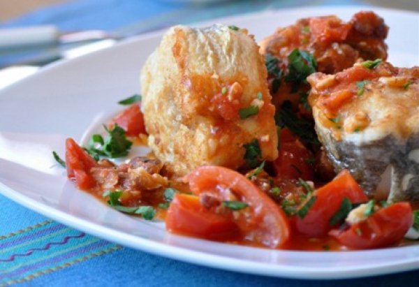 Рецепт 
                Рыба в томатно-ореховом соусе
            