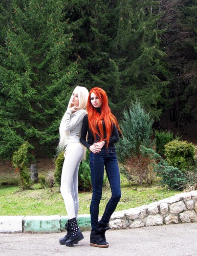 Одесская Барби Валерия Лукьянова показала в Сети фото с подругой-последовательницей.