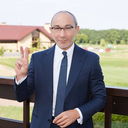 Геннадий Кернес показал фото на тренажере