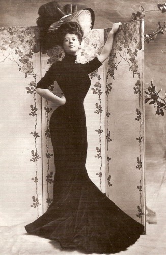 Камилла Антуанетта Клиффорд (1885 – 1971), театральная актриса бельгийского происхождения.