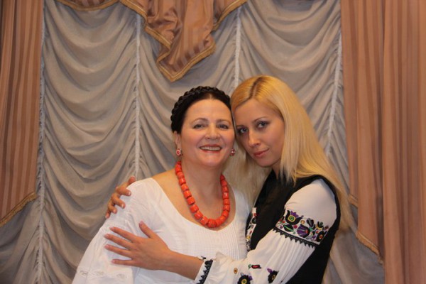 Тоня Матвиенко с мамой Ниной Матвиенко