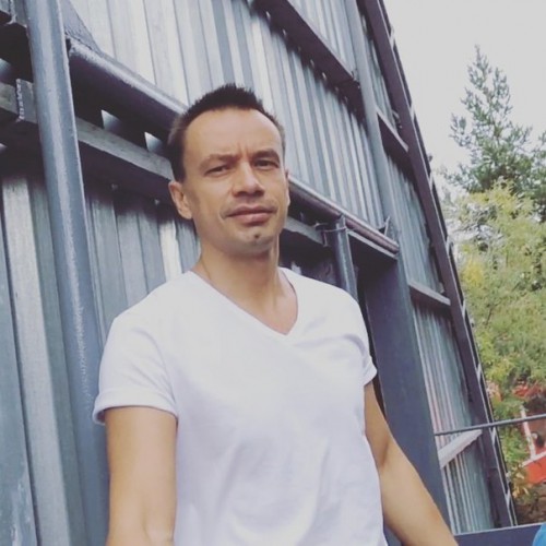 Солист группы Дискотека авария Алексей Серов