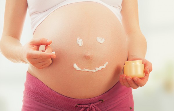 Как бороться с растяжками при беременности