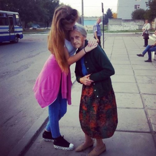 Анна-Кристина Прыхидько с бабушкой