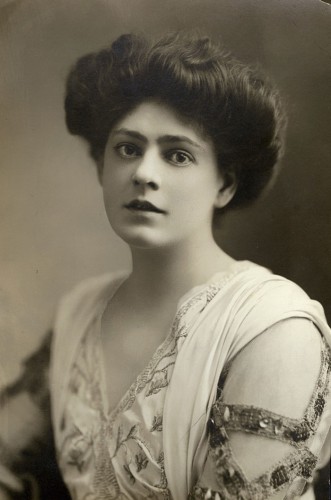 Этель Бэрримор (1879 – 1959), американская актриса театра и кино.
