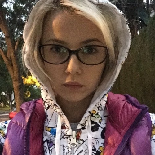 Мика Ньютон без макияжа