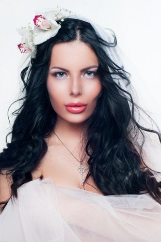 Алена Лоран рассказала, чем мотивировалась, когда делала пластические операции