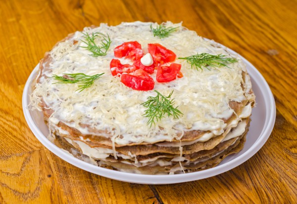 Закусочный блинный торт